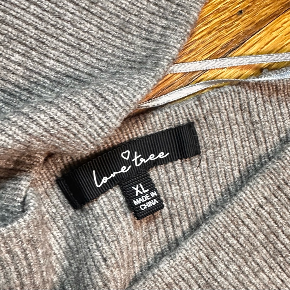 Love Tree Gray Women's Wrap Sweater Size XL  Nylon Blend Casual Cozy Chic - Picture 5 of 6